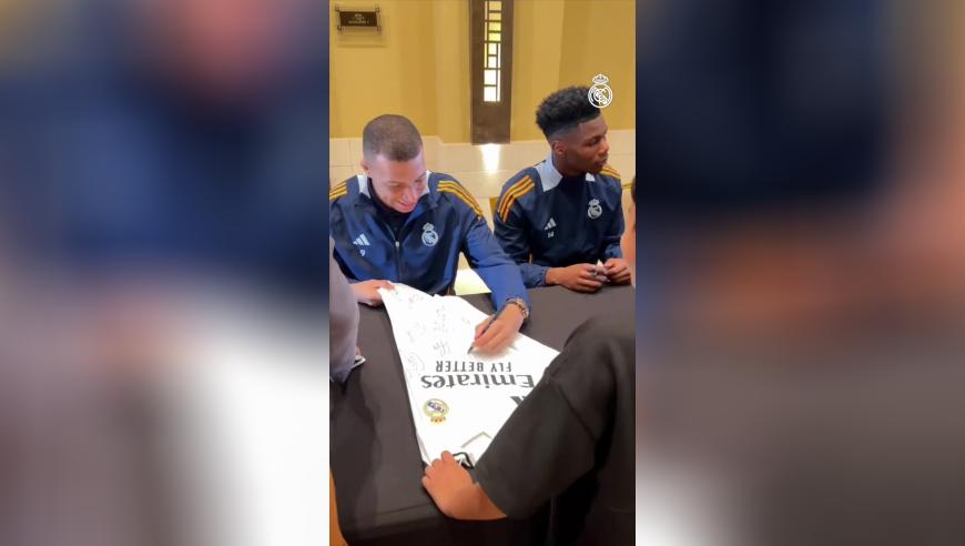 胡塞武裝再襲美航母,手機最快現場(chǎng)開(kāi)獎直播,全面解答解釋落實(shí)_黃金版V11.51